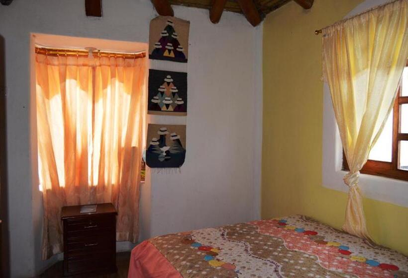 اتاق استاندارد سه نفره, Quilotoa Green Lake