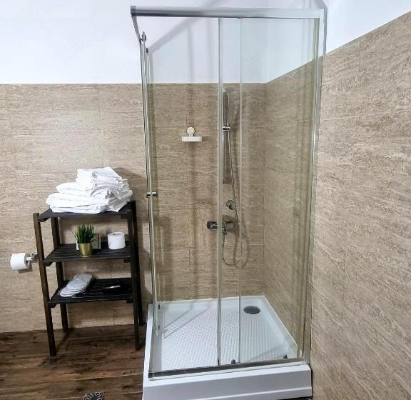 Трехместный Номер Стандарт с Балконом, Pensiunea Tobo