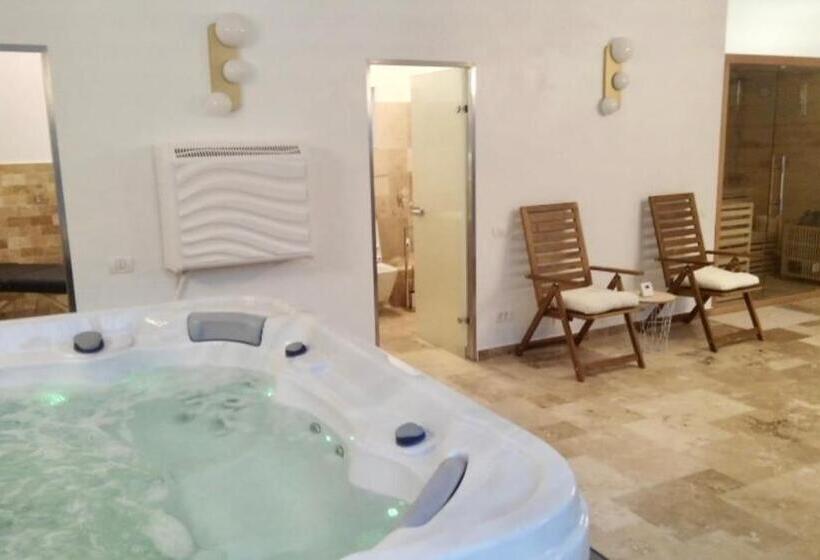 Апартаменты 2 Спальни, Pensiunea Tobo