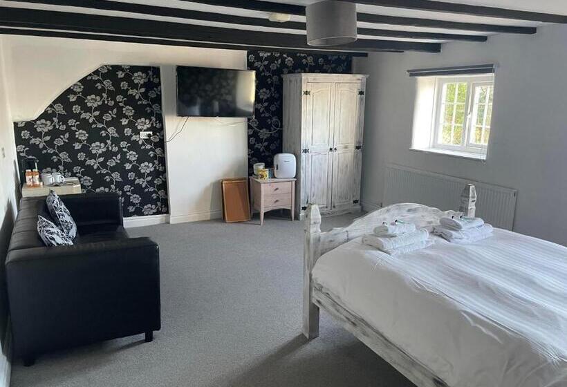 غرفة قياسية رباعية, The Farmers Arms Inns