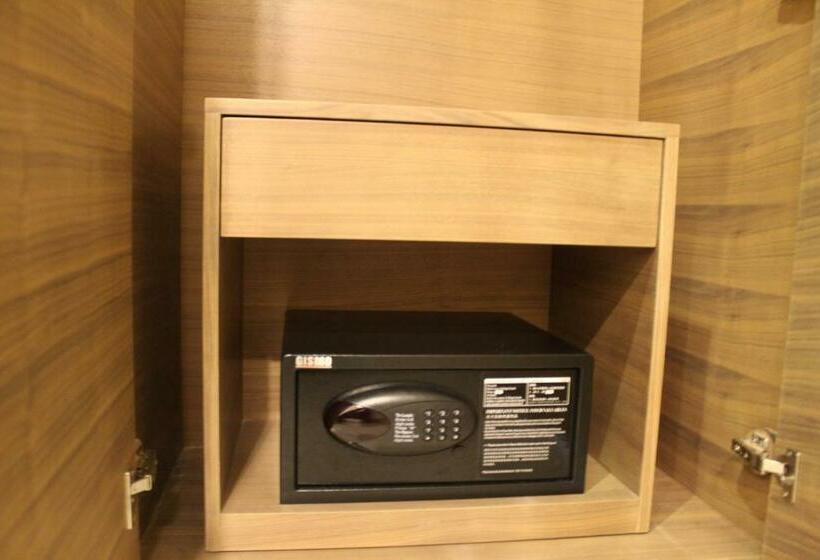 חדר דלוקס, A5