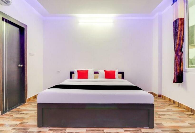 Трехместный Номер Deluxe, Collection O Pratik Inn
