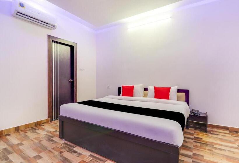 디럭스 트리플 룸, Collection O Pratik Inn