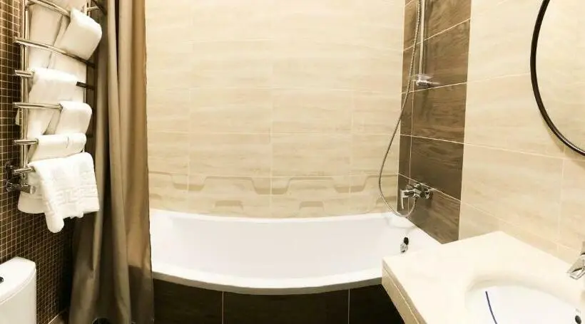 Habitació Deluxe, Mastara