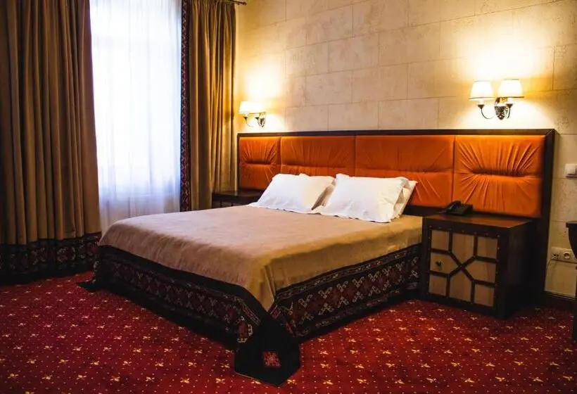 Habitació Deluxe, Mastara