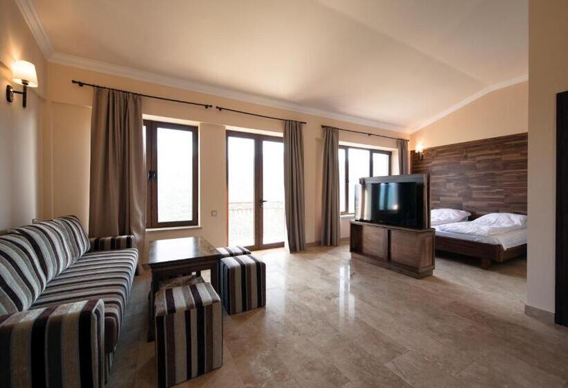 マウンテンビュースイート, Lastiver Resort