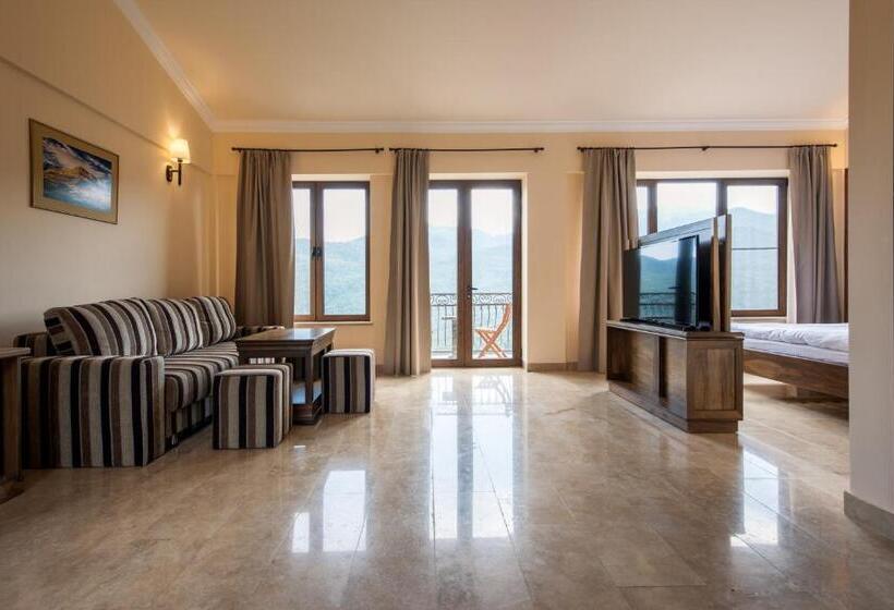 マウンテンビュースイート, Lastiver Resort