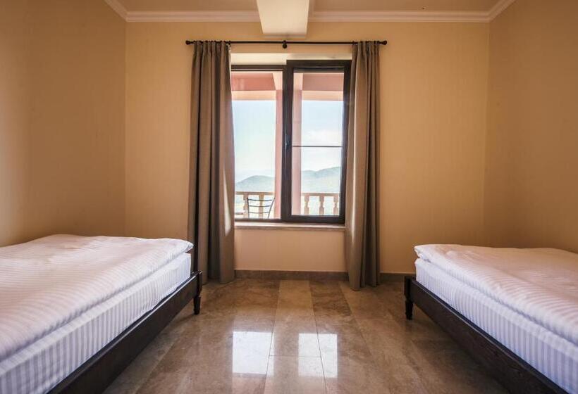 マウンテンビューファミリールーム, Lastiver Resort