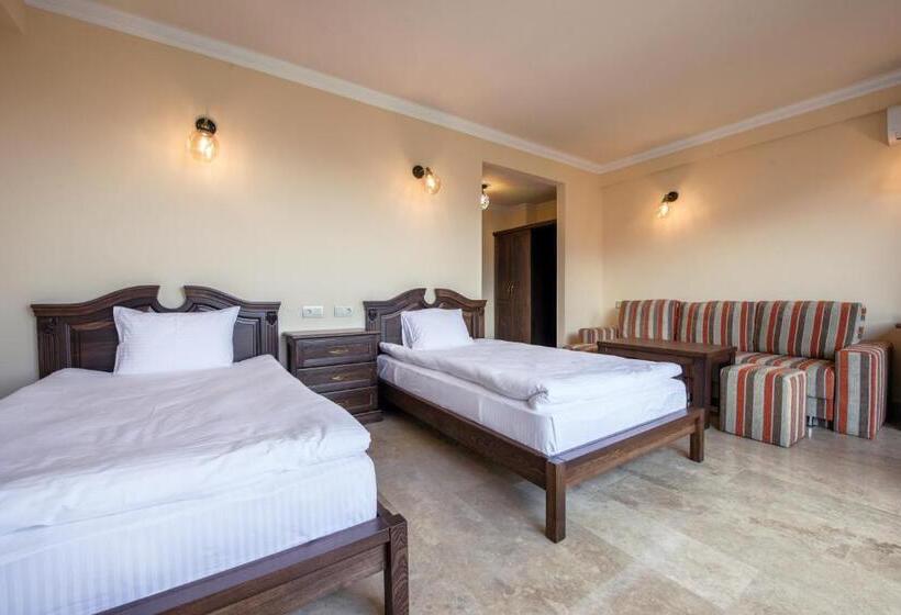 山の見えるスーペリアルーム, Lastiver Resort