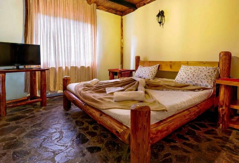 스탠다드 룸, Raiul De Pe Rau