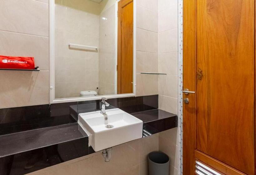 חדר אקונומי, Reddoorz Syariah @ Kebraon