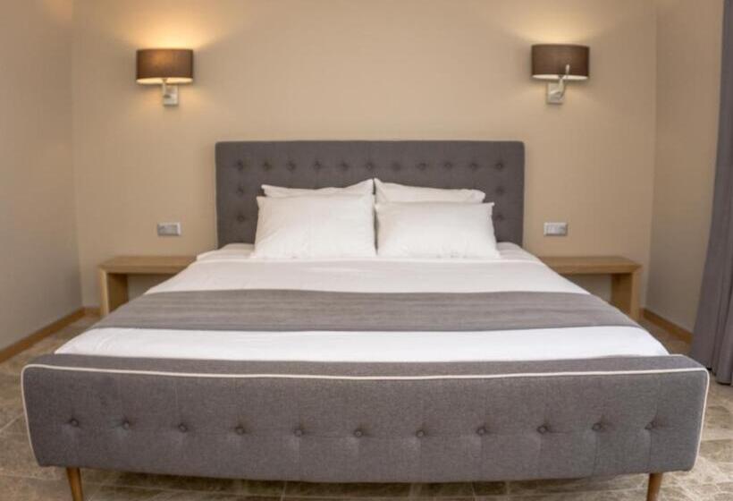 Трехместный Номер Классика, Villa Ambra