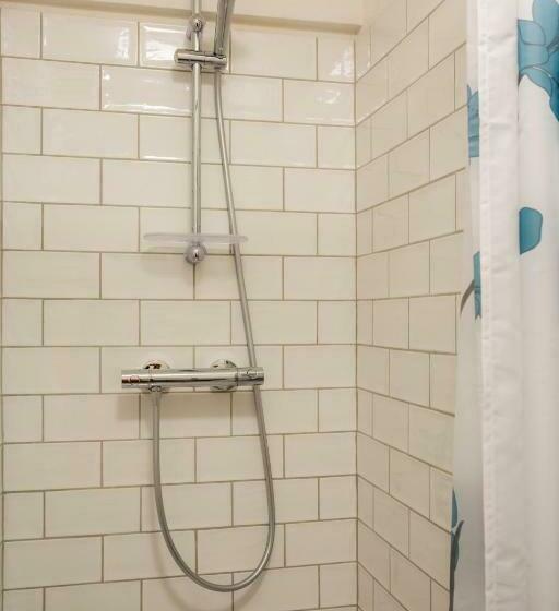 스탠다드 룸 킹사이즈 침대, Slapen Bij Jesse