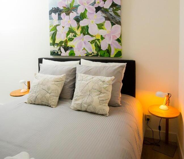 스탠다드 룸, Slapen Bij Jesse