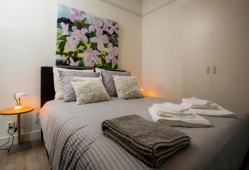 스탠다드 룸, Slapen Bij Jesse