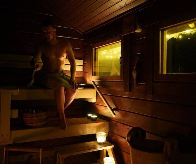 Standard Tent, Metsa Kolo