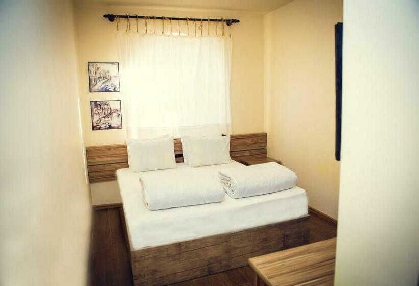 غرفة قياسية, Tezh Ler Resort