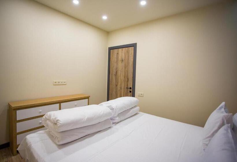 جناح مزود بتراس, Tezh Ler Resort