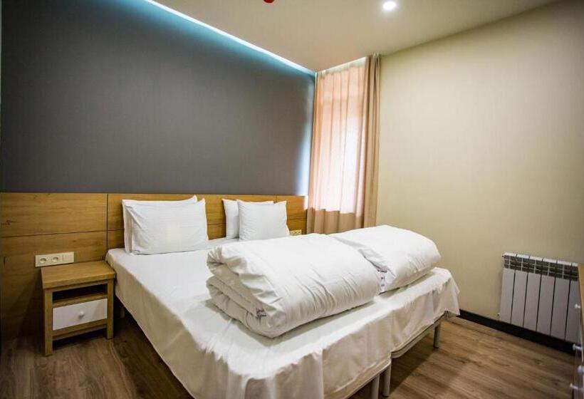 جناح مزود بتراس, Tezh Ler Resort