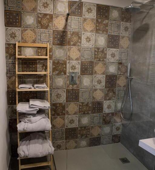 Студия Deluxe, Vitae Di Langa