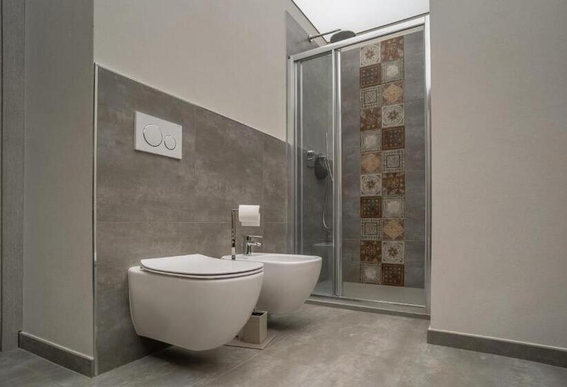 סטודיו דלוקס, Vitae Di Langa