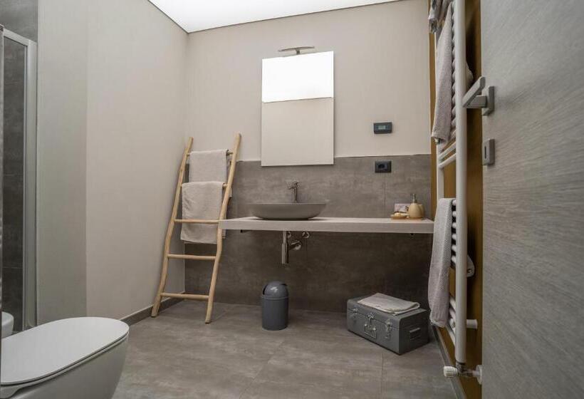 Студия Deluxe, Vitae Di Langa