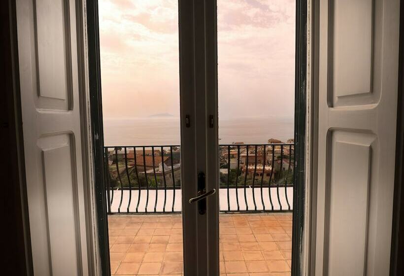 מיטת קינג בסוויטה, Artevilla Relais