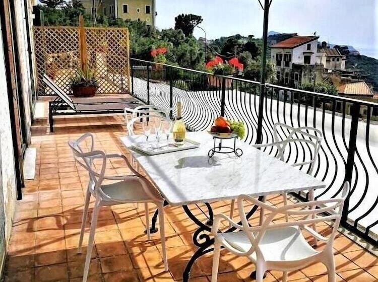 מיטת קינג בסוויטה, Artevilla Relais