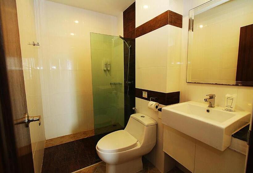 Quarto superior, The Contrast I