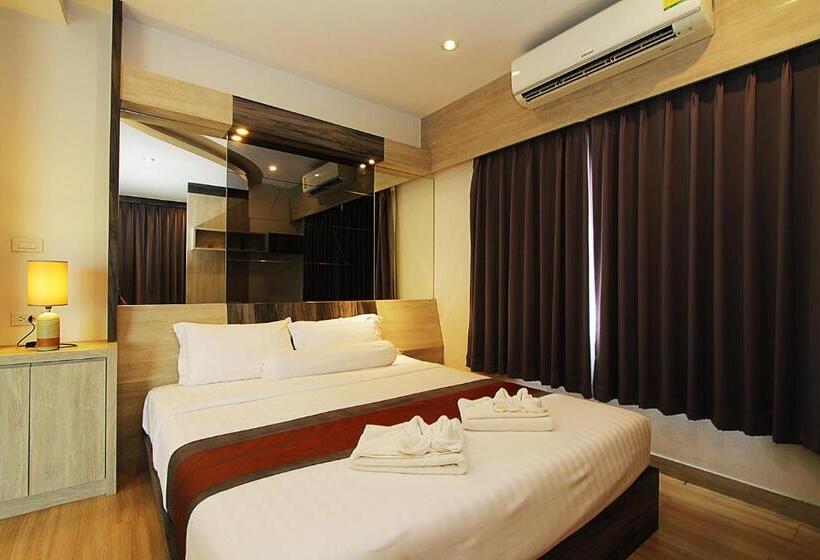 Quarto superior, The Contrast I