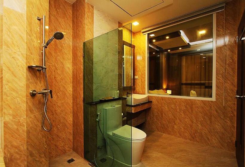 Quarto deluxe, The Contrast I