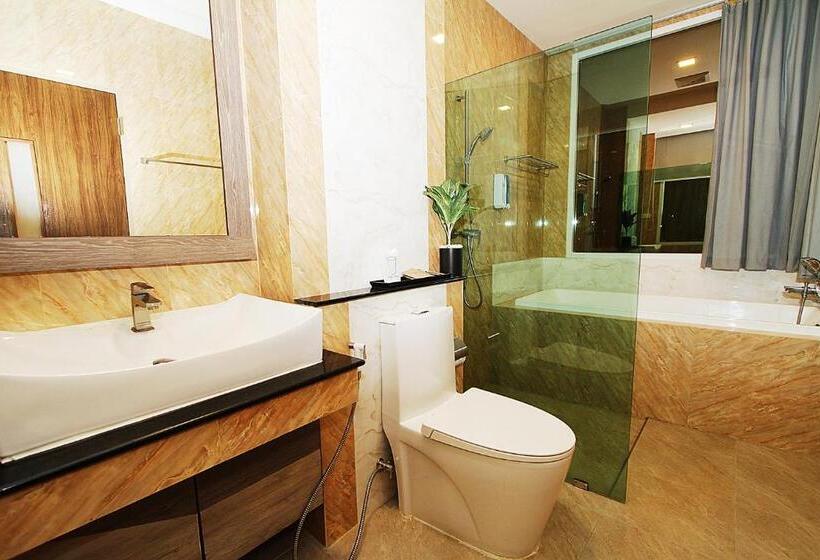 Quarto Standard Cama King, The Contrast I