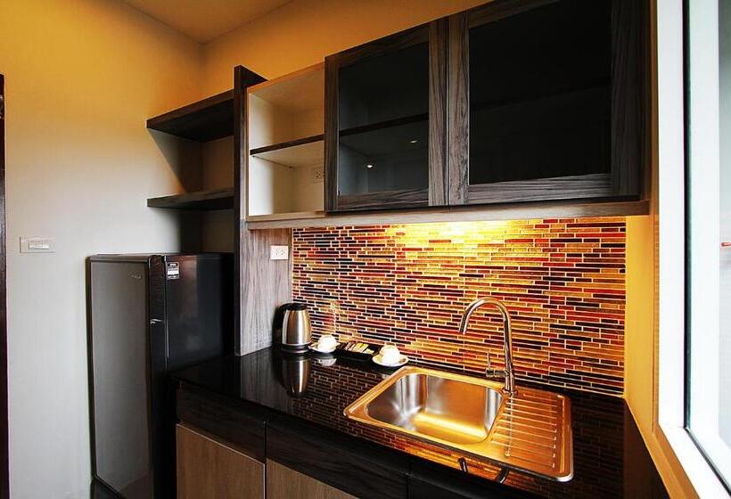 Quarto standard, The Contrast I