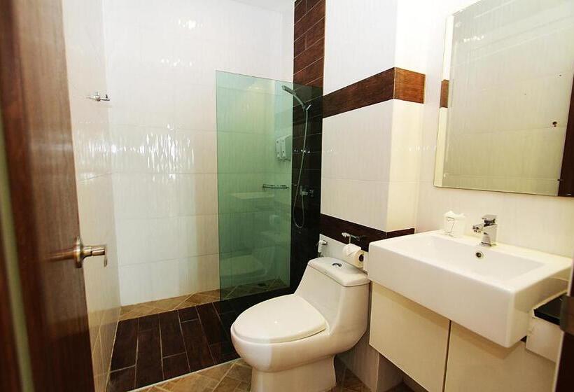 Quarto deluxe, The Contrast I