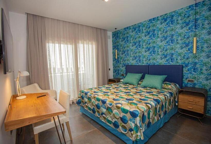 غرفة قياسية بالطابق الأرضى, Adiafa