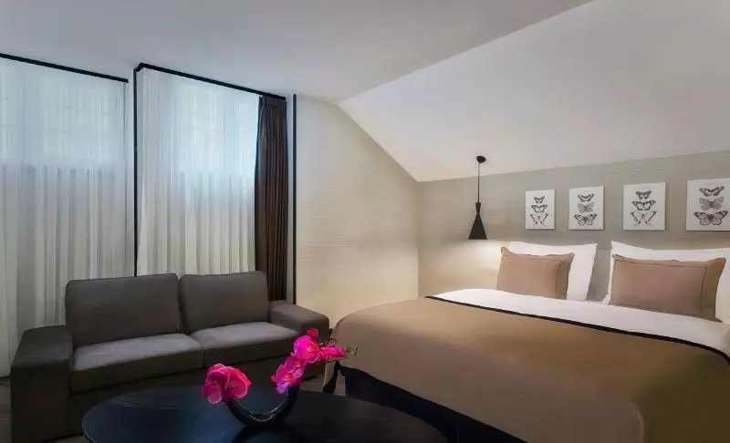 Premium Room