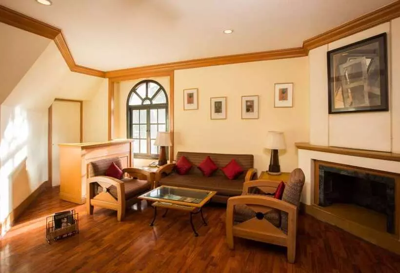 プレジデントスイートルーム, Fortune Resort Sullivan Court, Ooty   Member Itc S Hotel Group