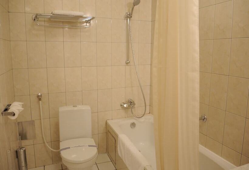 سوییت جونیور, Grand Hotel Ukraine