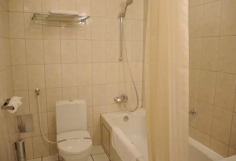 سوییت جونیور, Grand Hotel Ukraine
