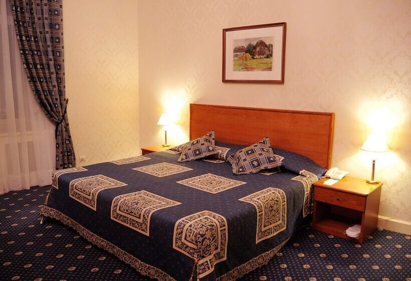 سوییت جونیور, Grand Hotel Ukraine