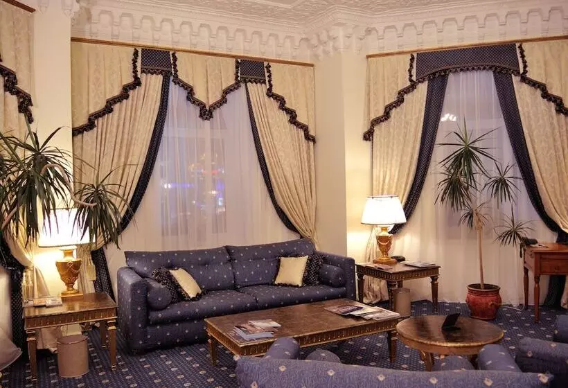 سوئیت پرزیدنت, Grand Hotel Ukraine