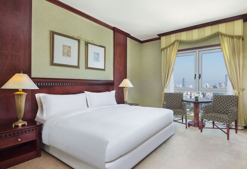 اتاق اجرایی, Metropolitan Palace