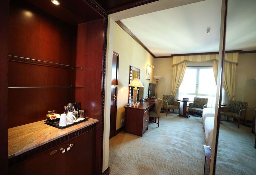 اتاق اجرایی, Metropolitan Palace