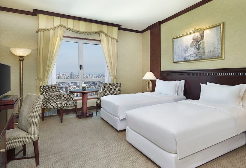 اتاق اجرایی, Metropolitan Palace