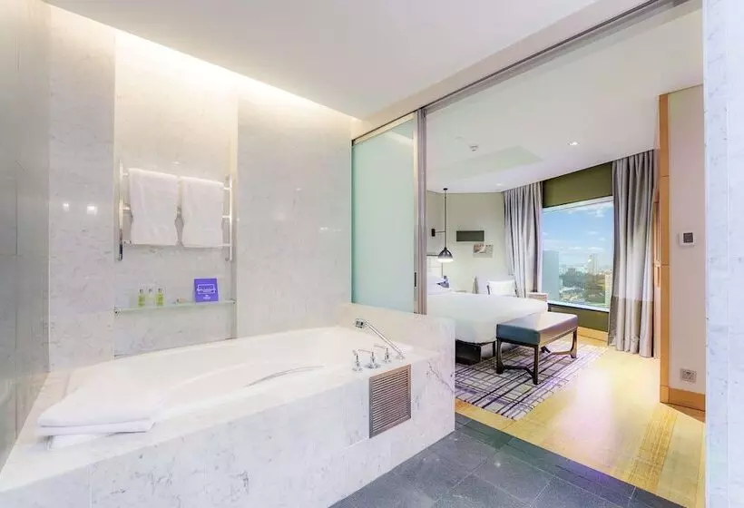 سوییت اجرایی, Hilton Kuala Lumpur