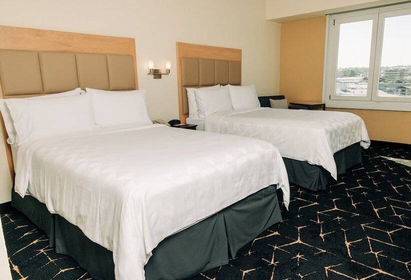 Номер Стандарт 2 Двуспальные Кровати, Holiday Inn San Salvador, An Ihg