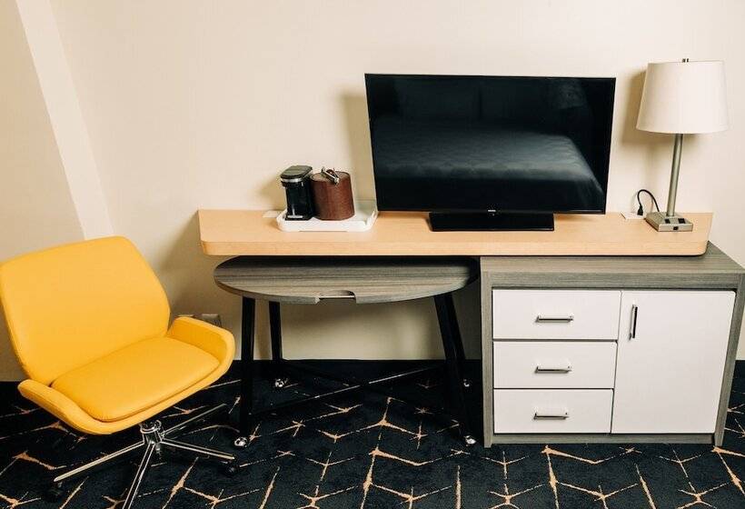 带2个双人床的标准工作室, Holiday Inn San Salvador, An Ihg