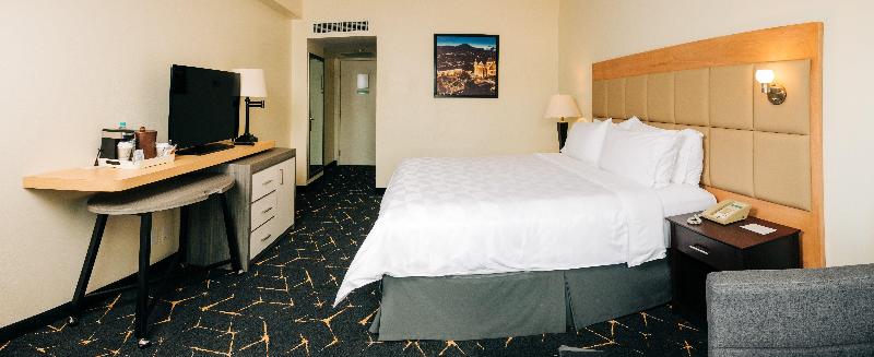 Стандартный Номер Кровать Кинг, Holiday Inn San Salvador, An Ihg