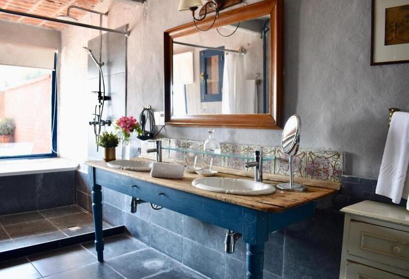 اتاق سوپریور با تخت بزرگ, Las Cumbres