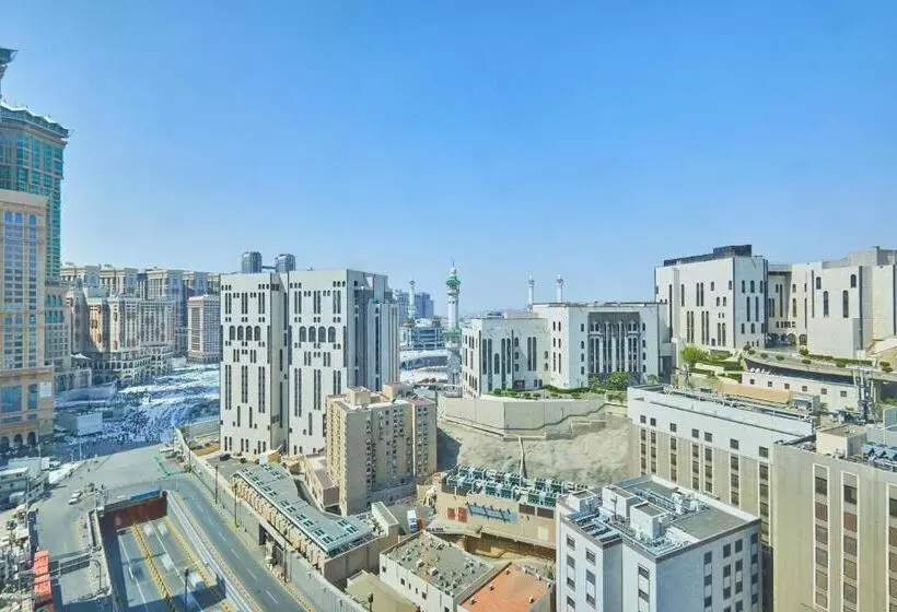 اتاق لوکس با چشم‌انداز شهر, Le Méridien Makkah